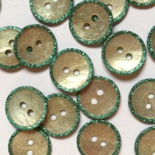 Sparkly edge shell buttons 12mm